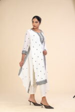 Embroidery Pakistani Salwar Suite Set - Image 4